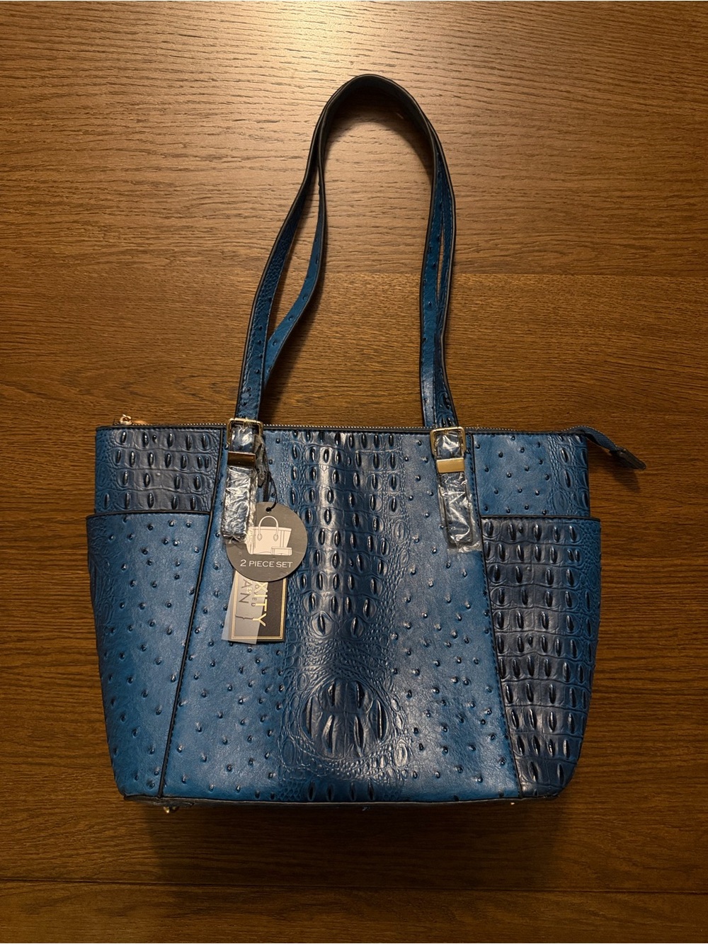 NWT Deluxity Los Angeles Faux-Ostrich Two Piece Set Purse and Matching Wristlet